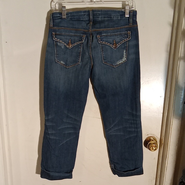 Woman's Jeans Distressed Blue Leg Inseam29 Inches. Very Good Stretch.